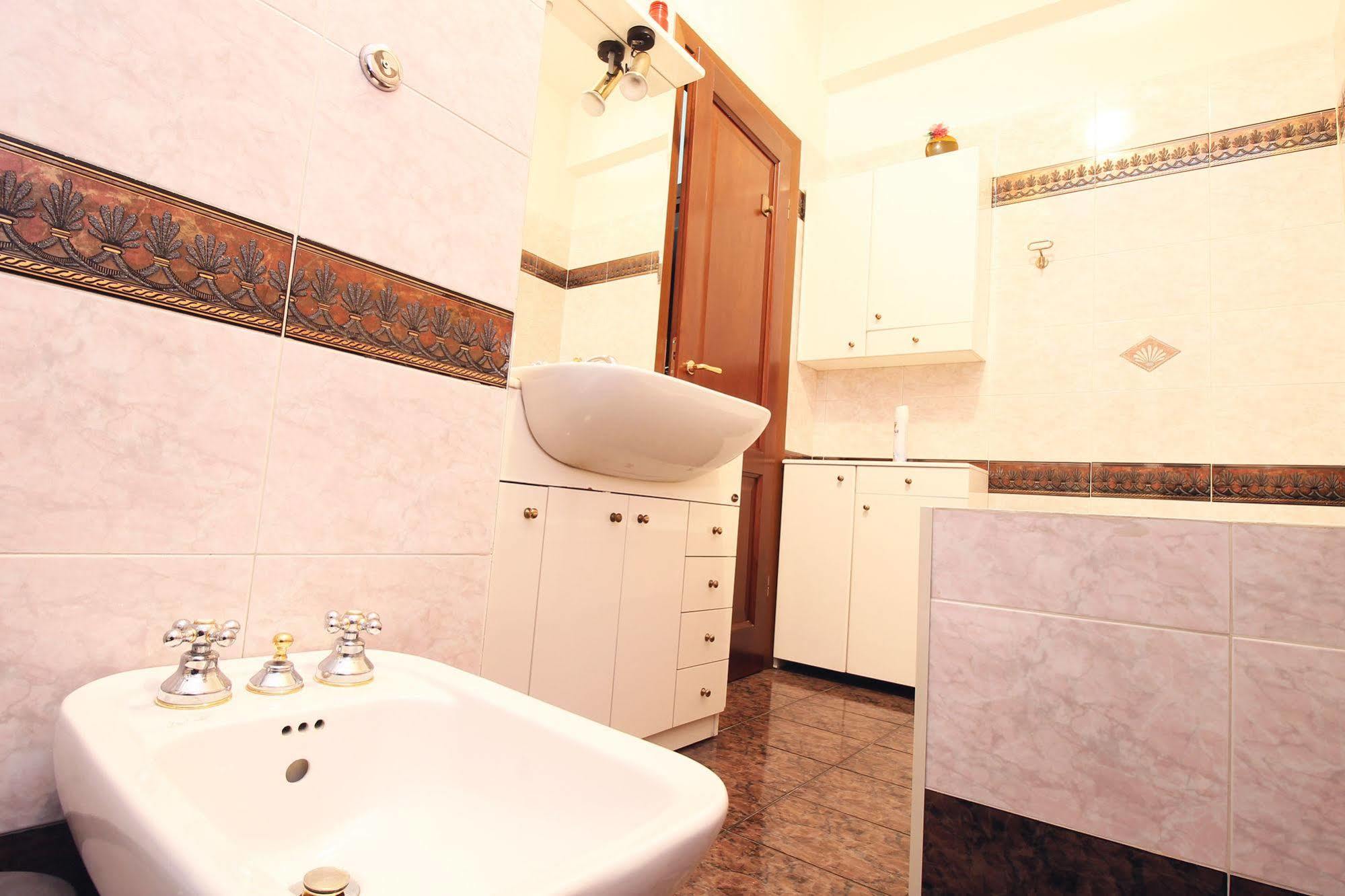 Anastasio II Bed & Breakfast 3* Rome
